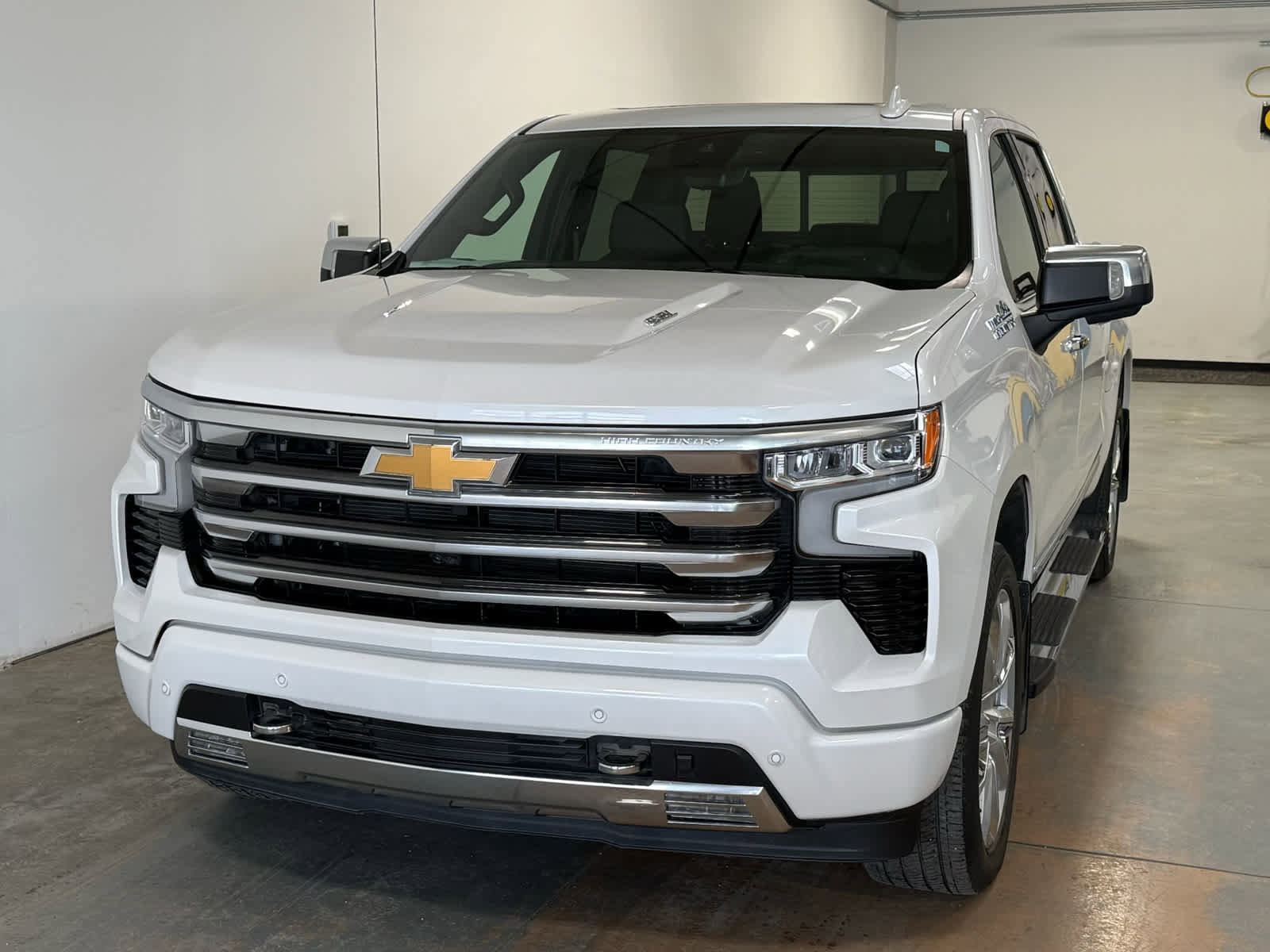 Certified 2024 Chevrolet Silverado 1500 High Country w/ High Country Premium Package image 1