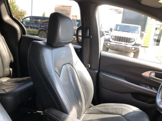 Used 2021 Chrysler Pacifica Touring-L w/ S Appearance Package AWD/4WD image 17