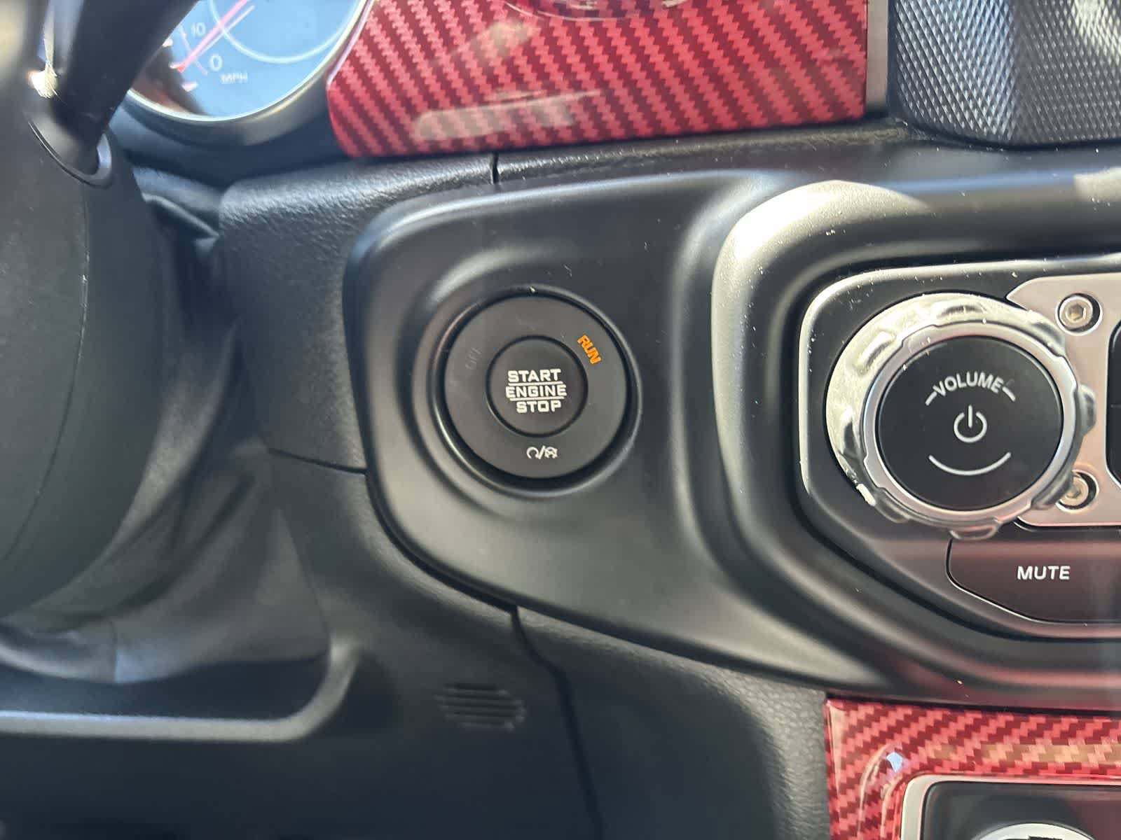 Certified 2020 Jeep Wrangler Unlimited Sahara AWD/4WD image 17