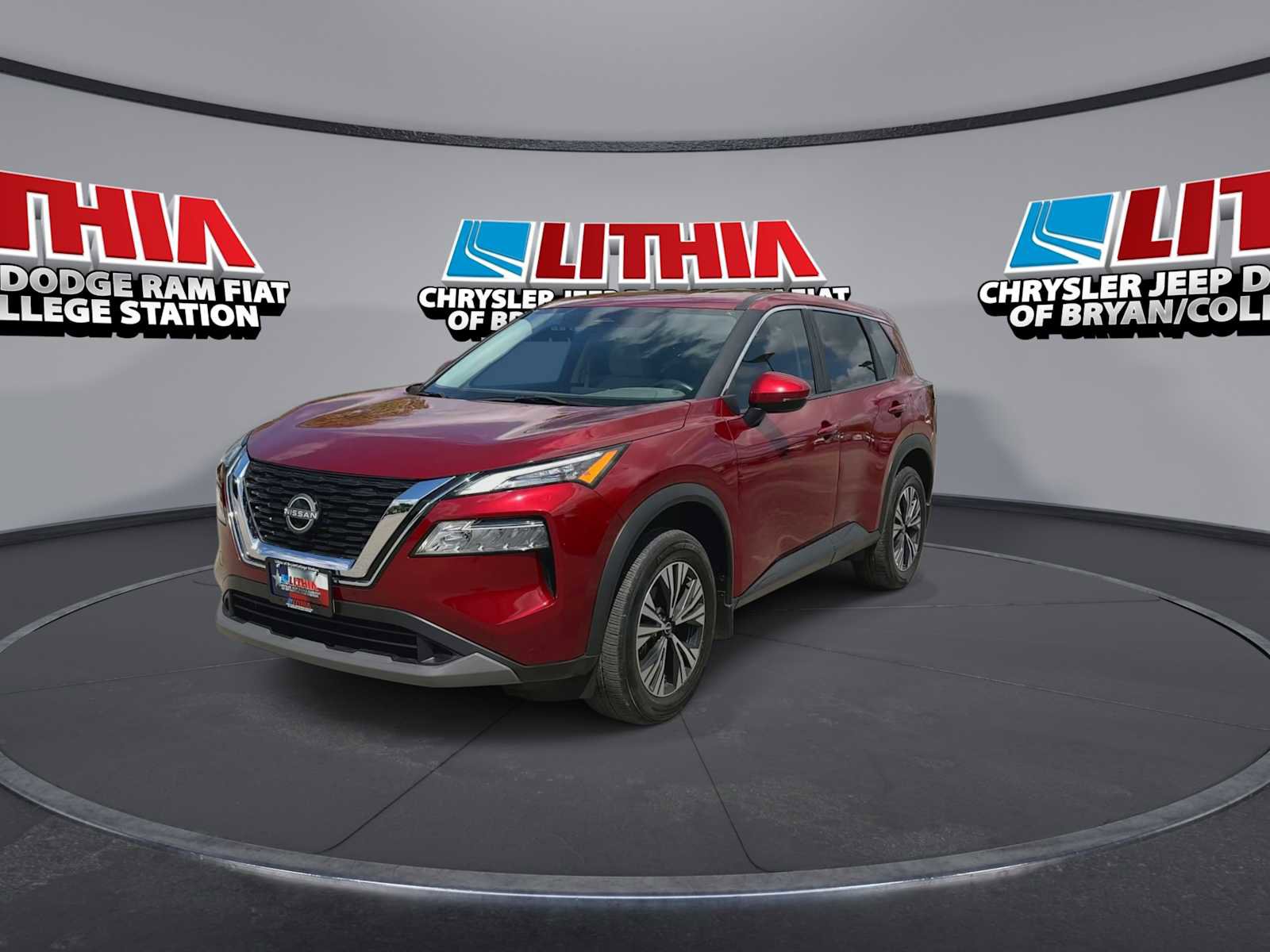 Used 2023 Nissan Rogue SV image 3