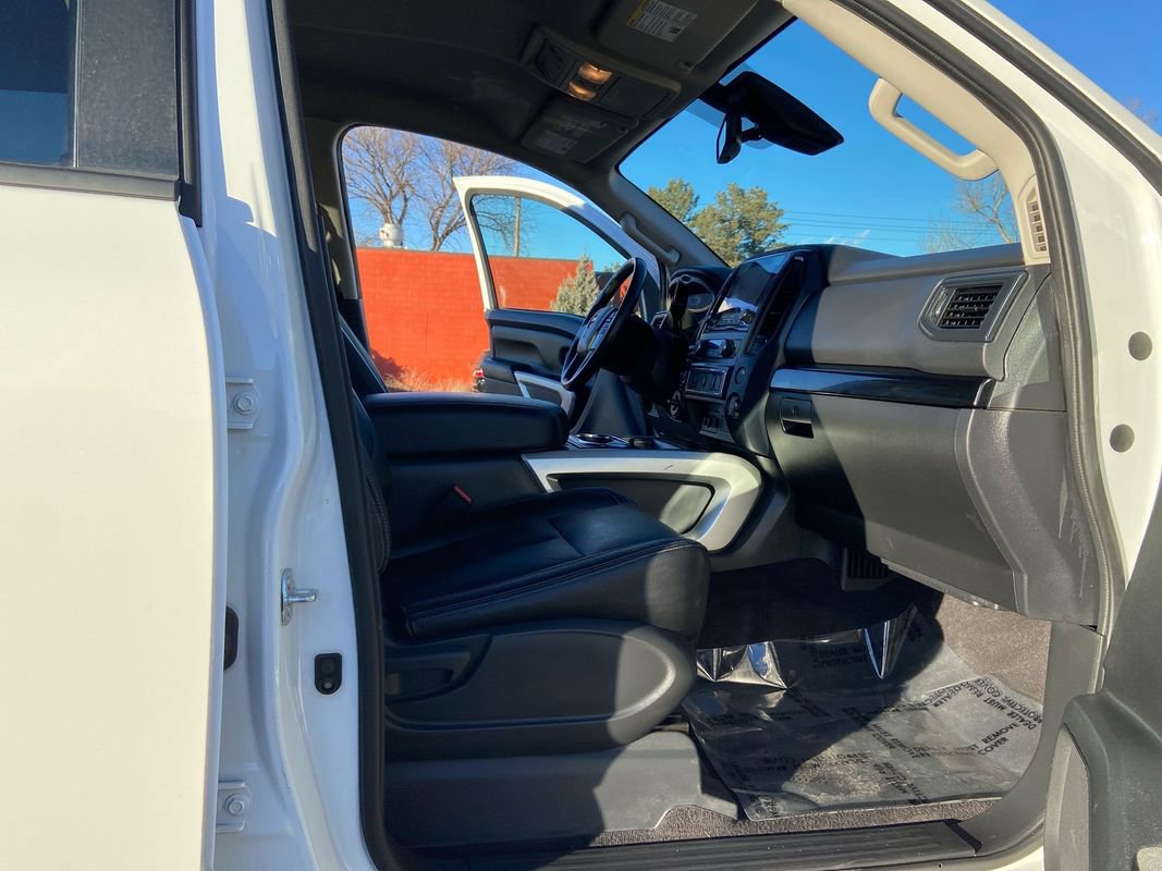 Used 2023 Nissan Titan SV w/ SV Convenience Package image 29