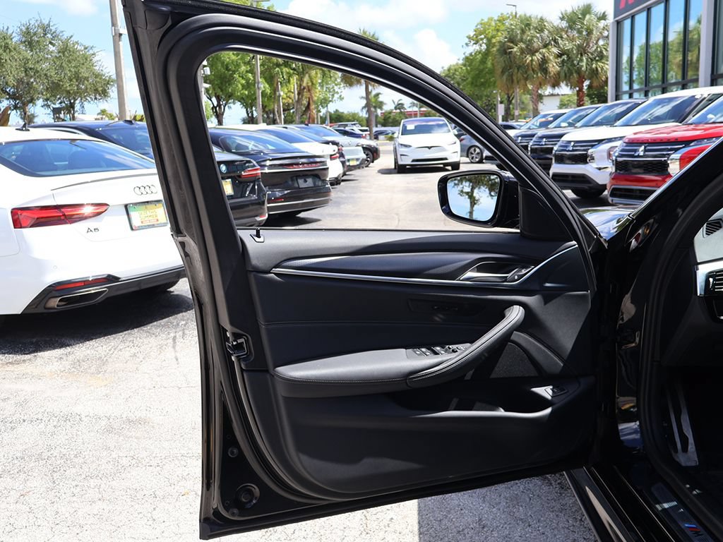Used 2023 BMW 530i w/ M Sport Package RWD image 26