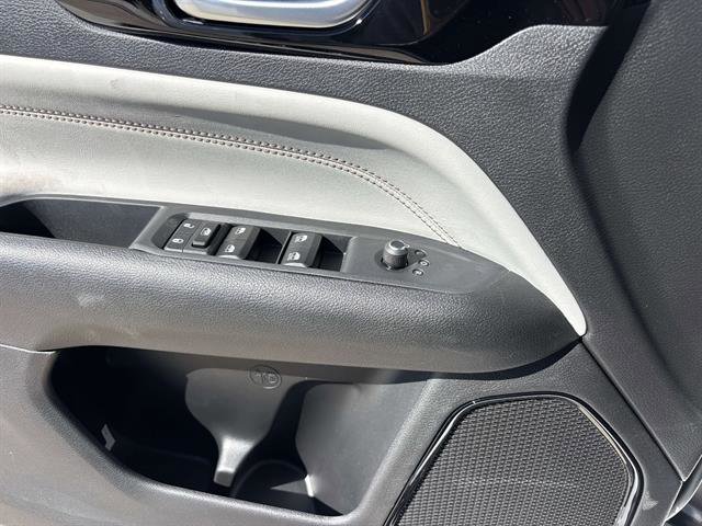 New 2026 Jeep Compass Limited image 10