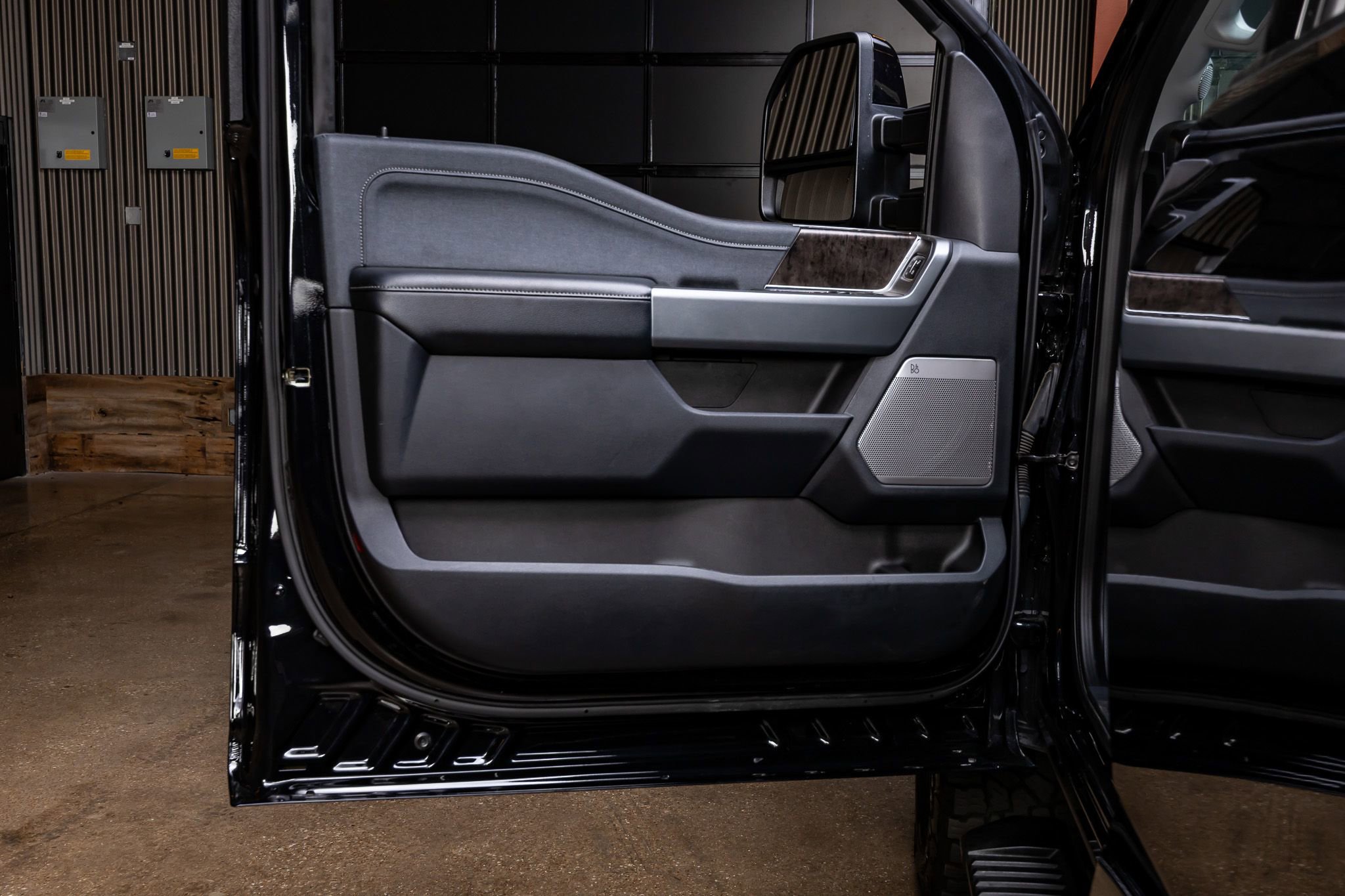 Used 2023 Ford F250 Lariat w/ Sport Appearance Package image 35