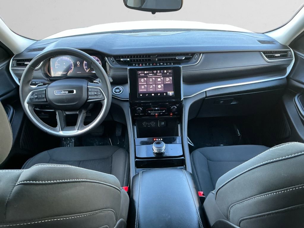 Used 2023 Jeep Grand Cherokee Laredo image 10