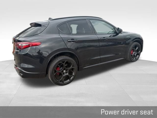 Used 2022 Alfa Romeo Stelvio Veloce image 17