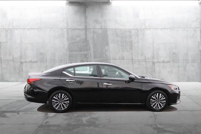 Used 2025 Nissan Altima 2.5 SV image 5