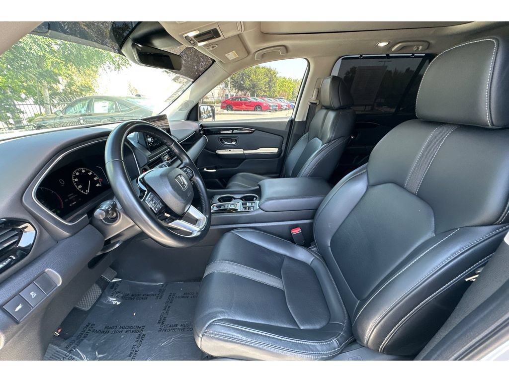 Certified 2025 Honda Pilot Touring image 10
