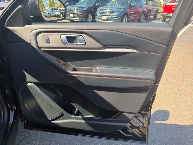 Used 2025 Ford Explorer ST-Line w/ ST-Line Street Pack image 10