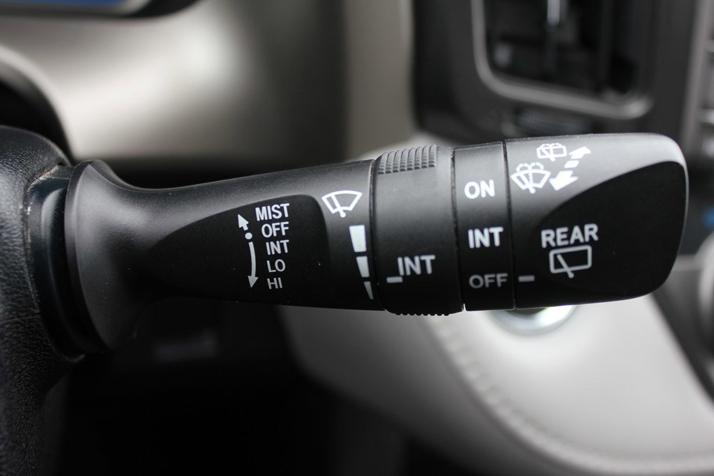 Used 2013 Toyota RAV4 Limited AWD/4WD image 17