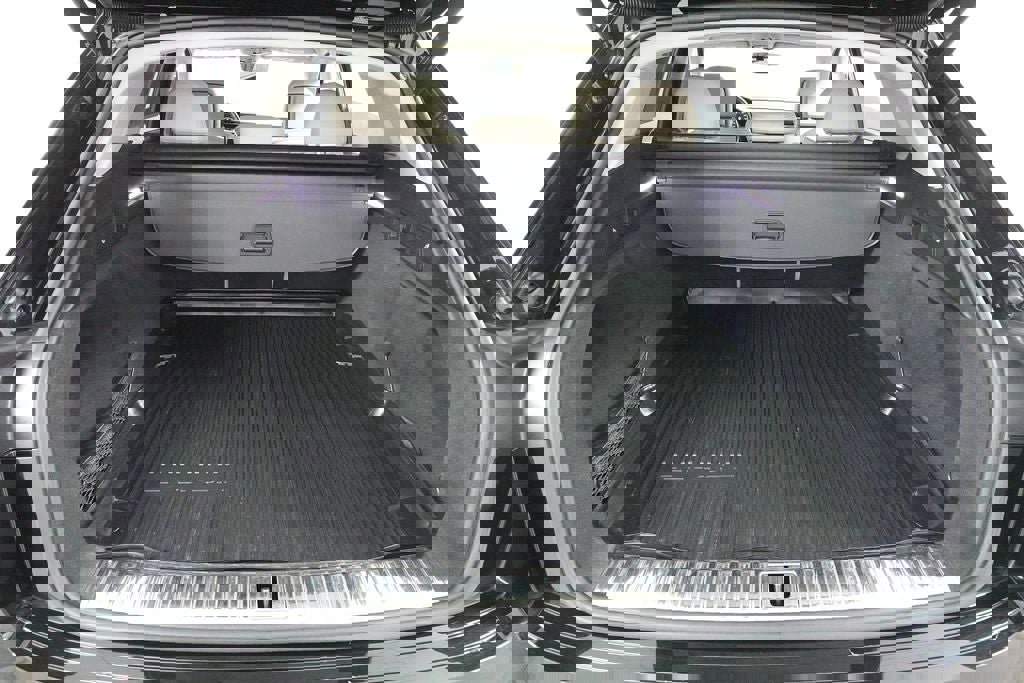 Used 2024 Audi Q8 e-tron Premium Plus w/ Premium Plus Package image 30