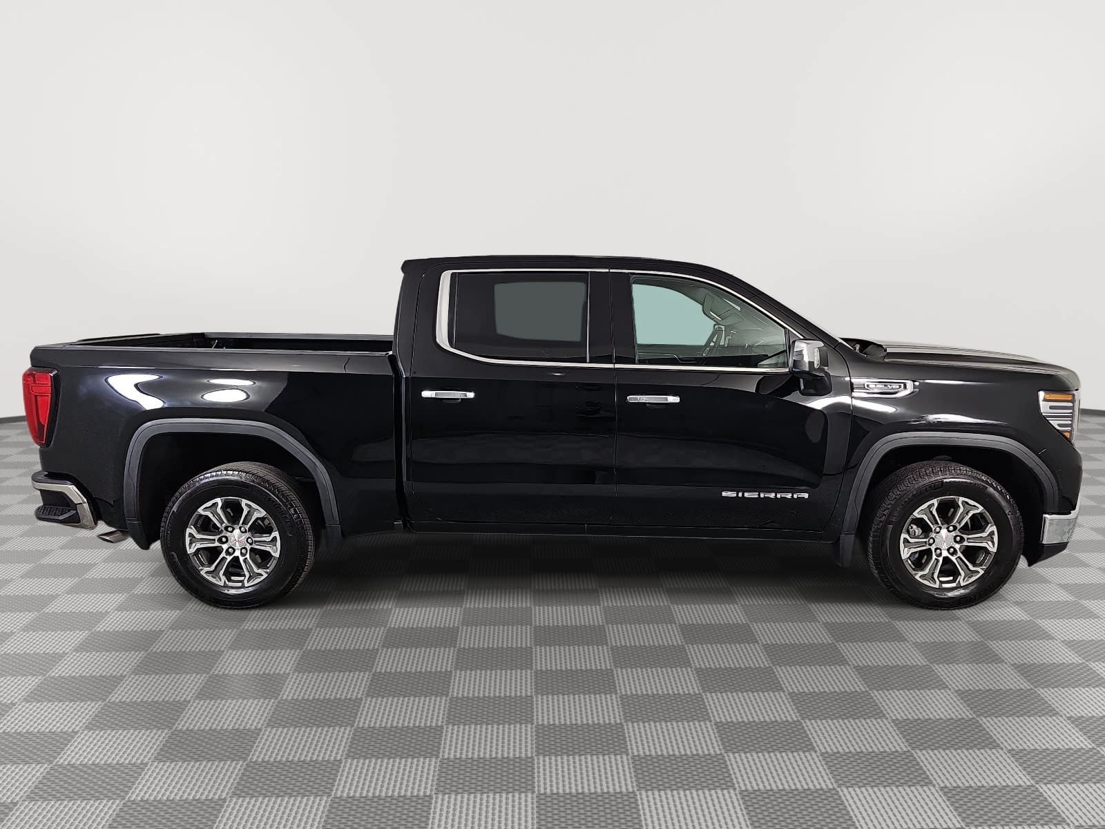 Used 2026 GMC Sierra 1500 SLT RWD image 8