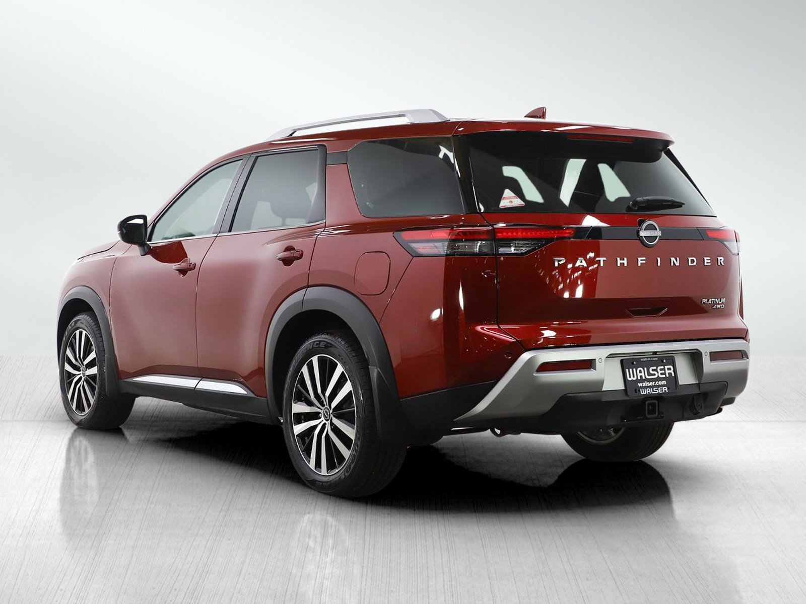 Used 2024 Nissan Pathfinder Platinum AWD/4WD image 4