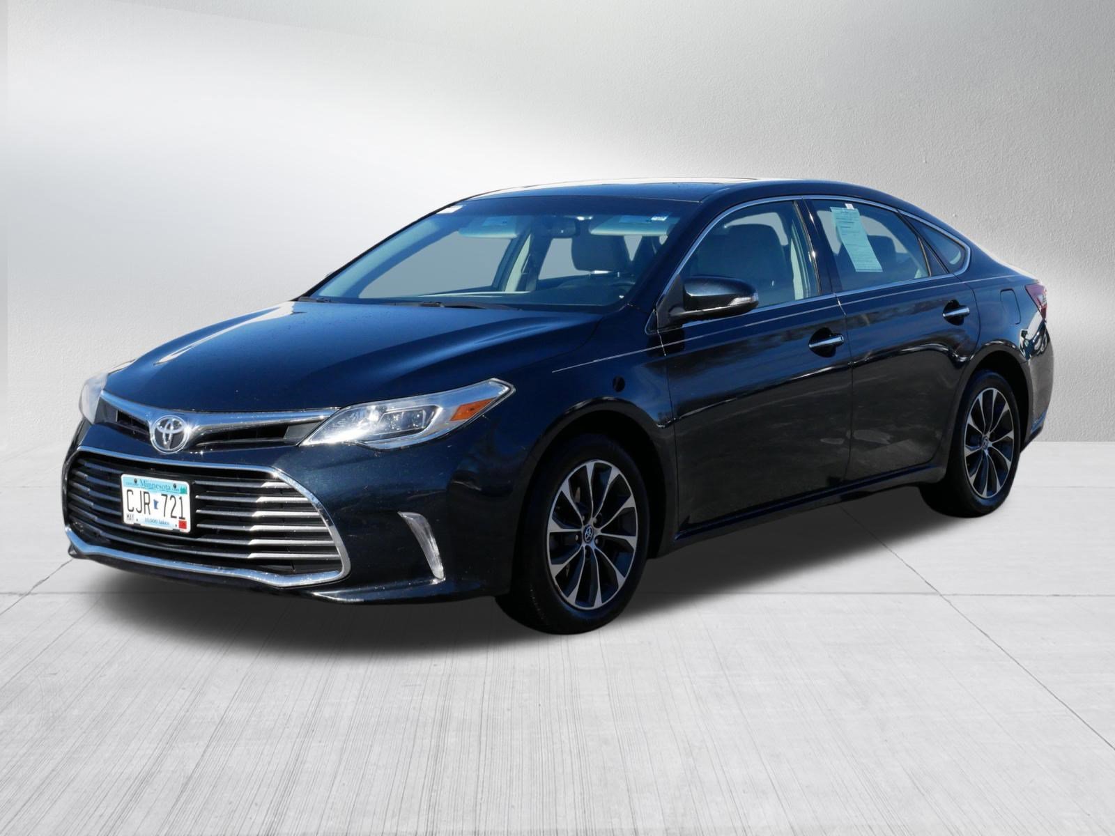 Used 2016 Toyota Avalon XLE Plus image 3
