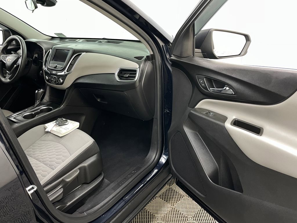 Certified 2021 Chevrolet Equinox LS w/ LS Convenience Package FWD image 32