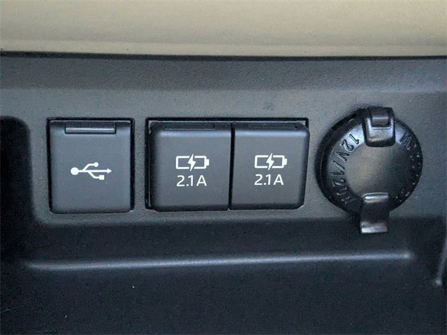 Used 2020 Toyota Highlander XLE image 26