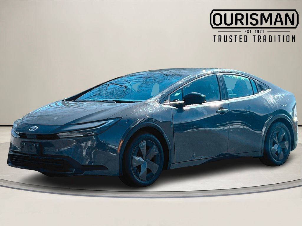 Used 2024 Toyota Prius LE image 2