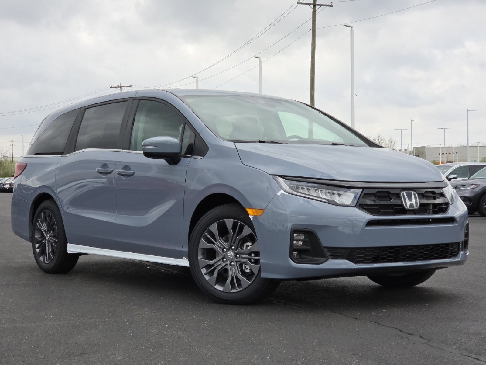New 2026 Honda Odyssey Touring image 2