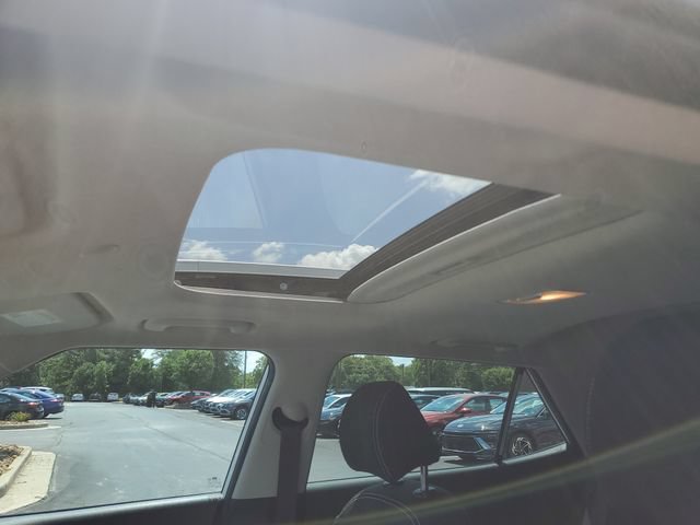 Certified 2024 Hyundai Venue SEL FWD image 16