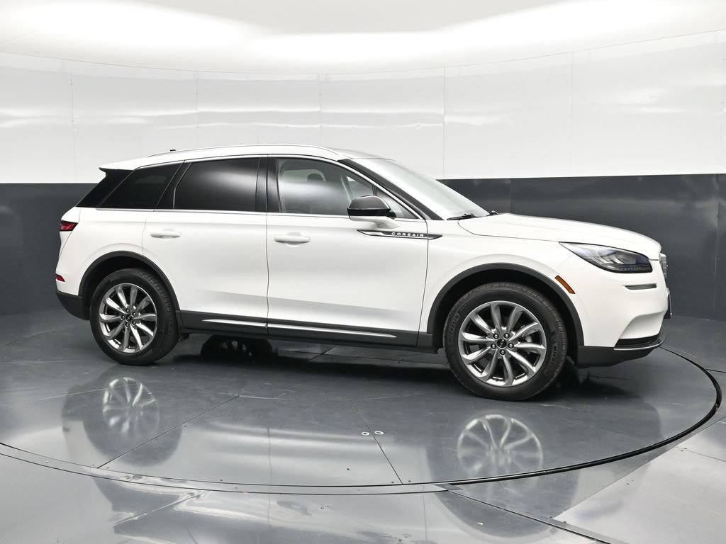 Used 2022 Lincoln Corsair AWD w/ Premium Package image 5
