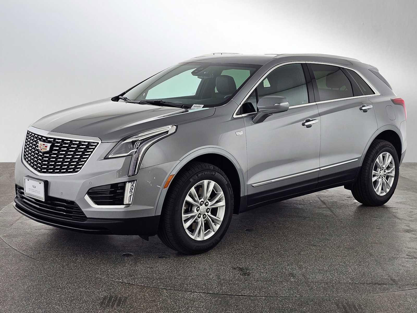 Used 2026 Cadillac XT5 Luxury w/ LPO, Floor Liner Package FWD image 7