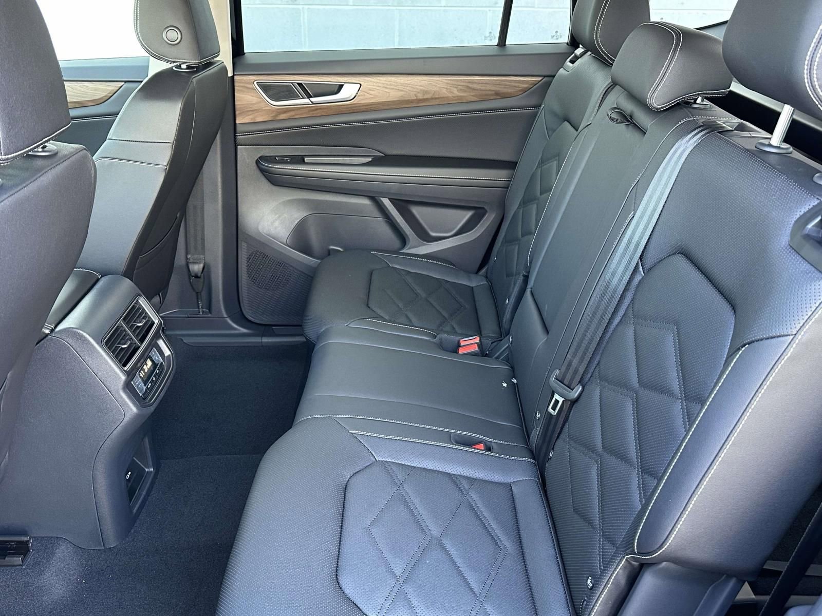 New 2026 Volkswagen Atlas SE FWD image 13