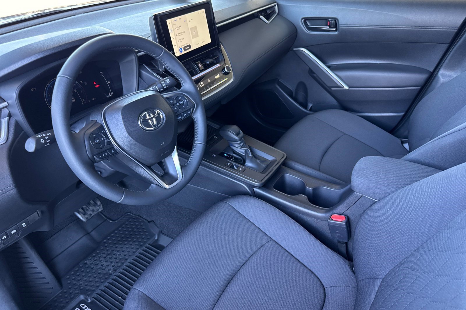 New 2026 Toyota Corolla Cross LE AWD/4WD image 4