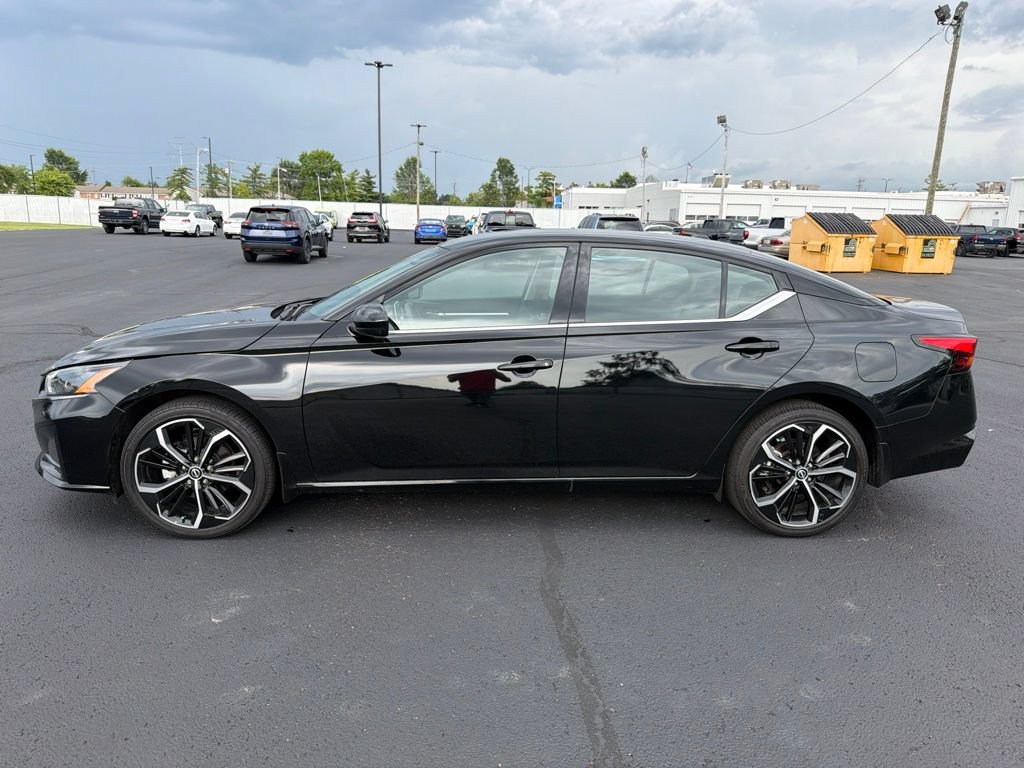 Used 2024 Nissan Altima 2.5 SR AWD/4WD image 4