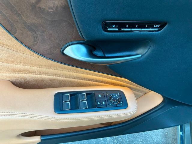 Used 2021 Lexus LS 500 w/ Accessory Package (Z2) image 27