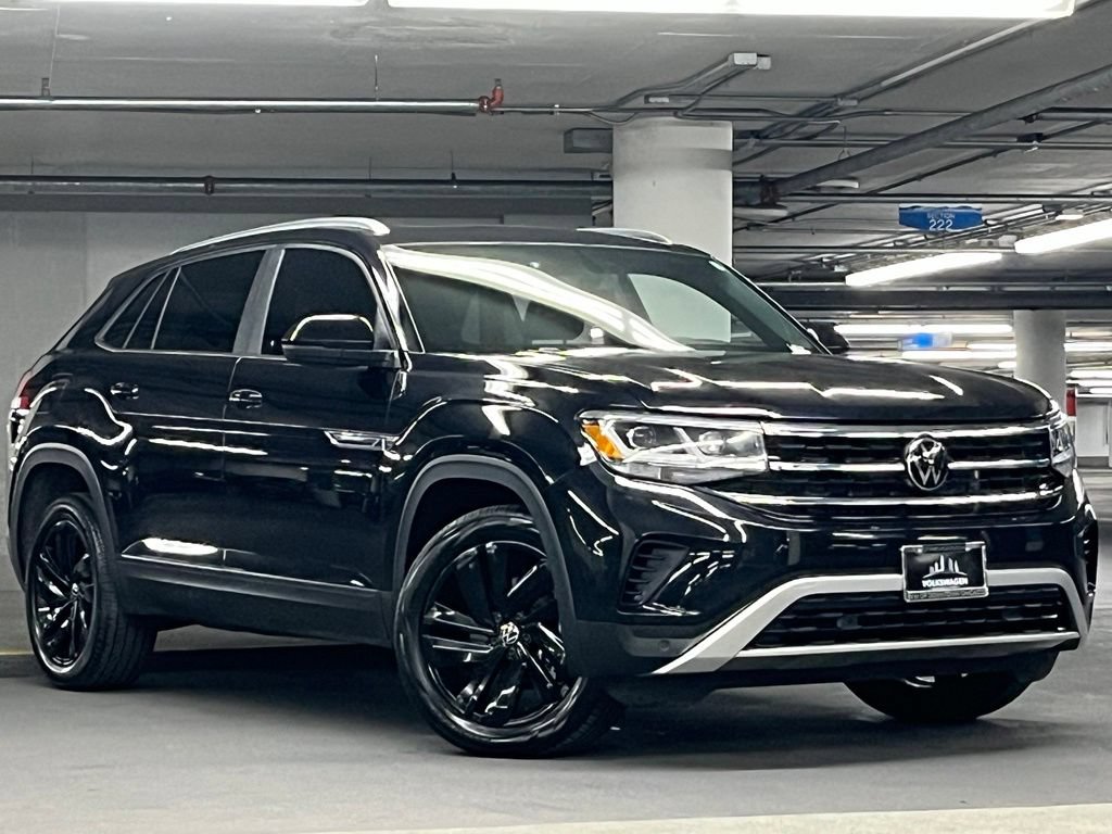 Used 2023 Volkswagen Atlas Cross Sport SE w/ Panoramic Sunroof Package AWD/4WD image 2