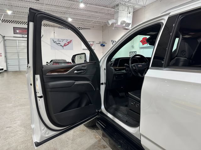 Used 2024 Cadillac Escalade ESV Premium Luxury w/ LPO, Floor Liner Package AWD/4WD image 12