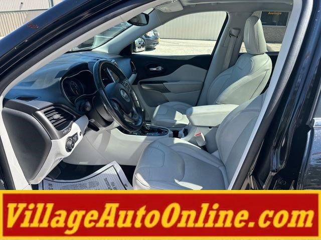 Used 2019 Jeep Cherokee Limited w/ Trailer Tow Group AWD/4WD image 17
