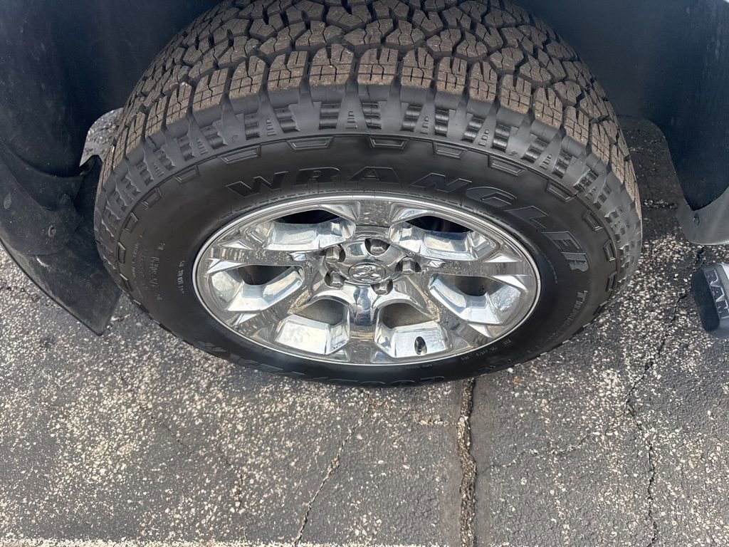 Used 2015 RAM 1500 Laramie w/ Convenience Group image 11