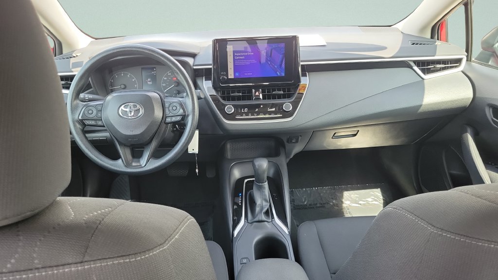Used 2025 Toyota Corolla LE FWD image 12
