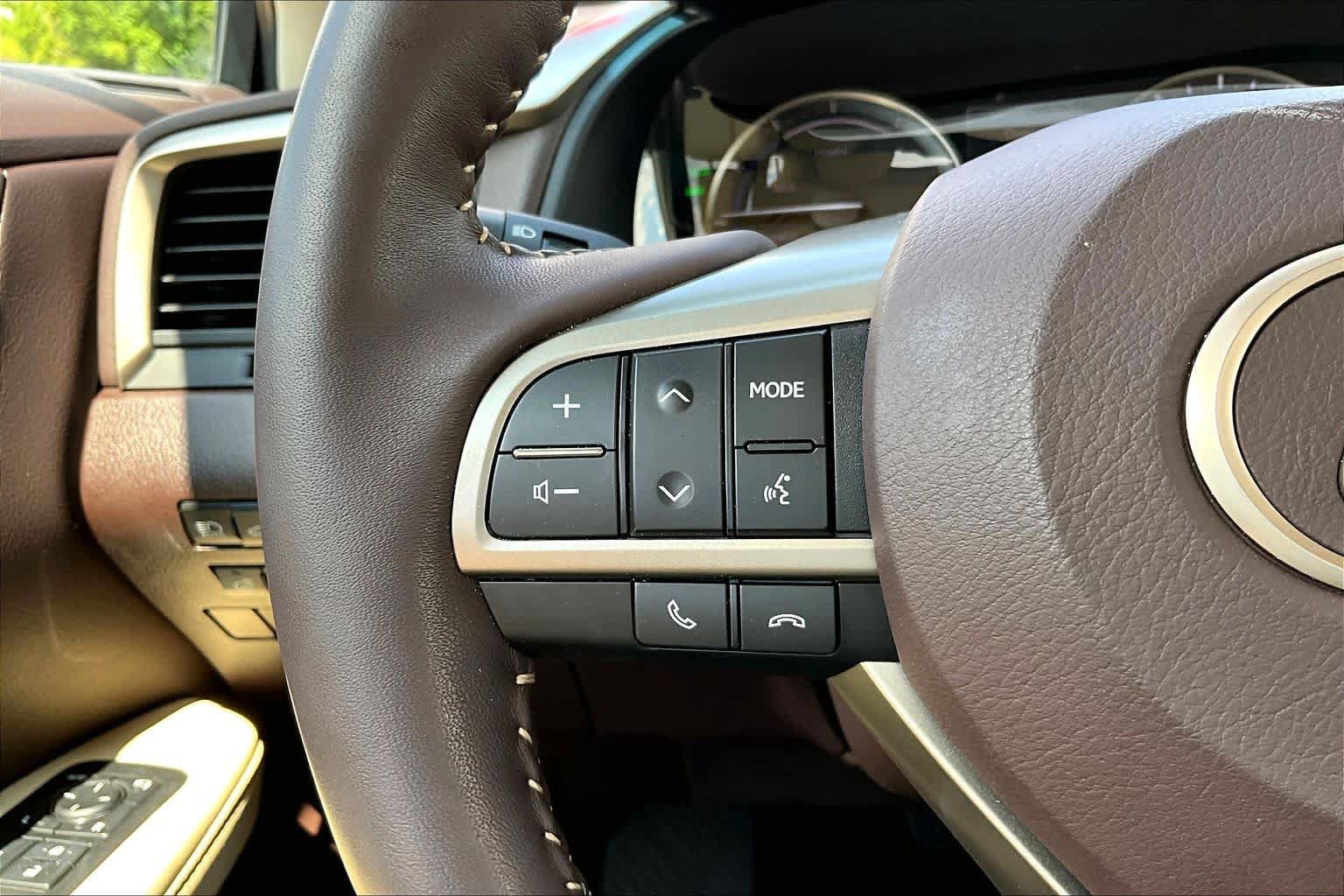 Used 2018 Lexus RX 450h AWD w/ Luxury Package image 24