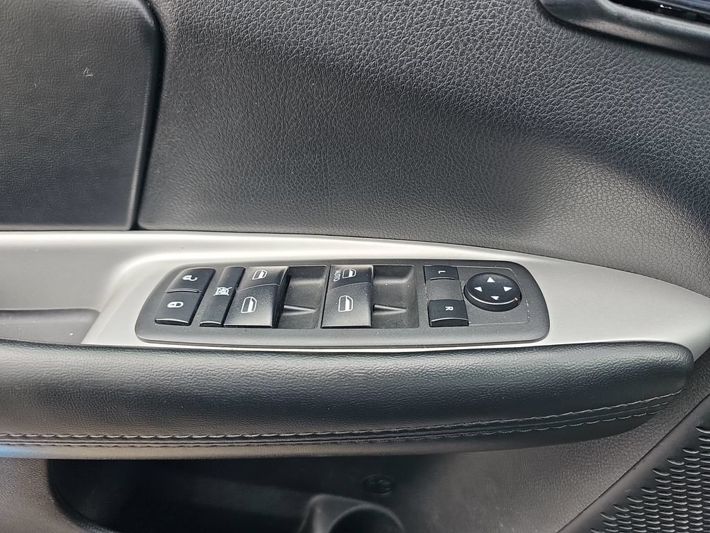 Used 2018 Dodge Journey SE FWD image 26