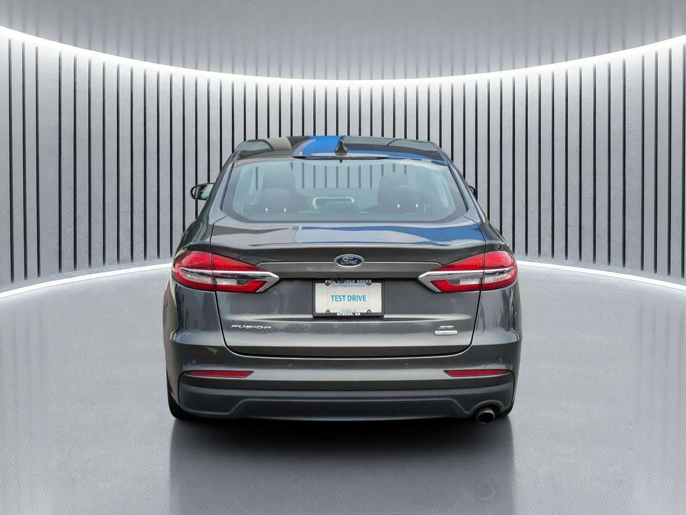 Used 2020 Ford Fusion SE FWD image 6