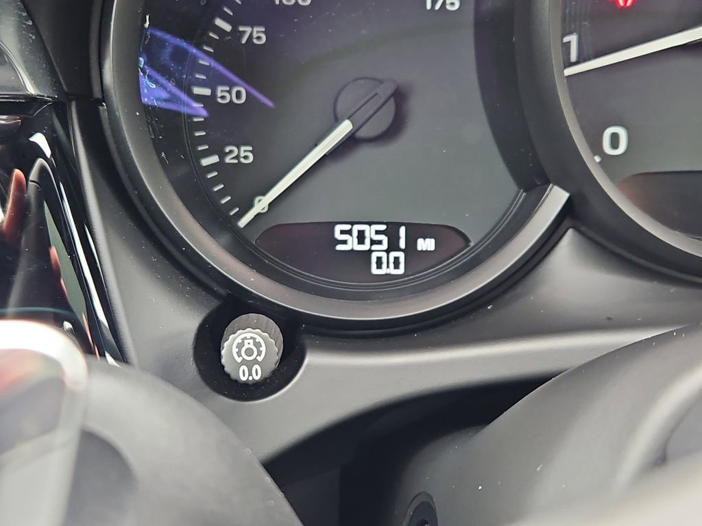 Certified 2025 Porsche Macan image 14