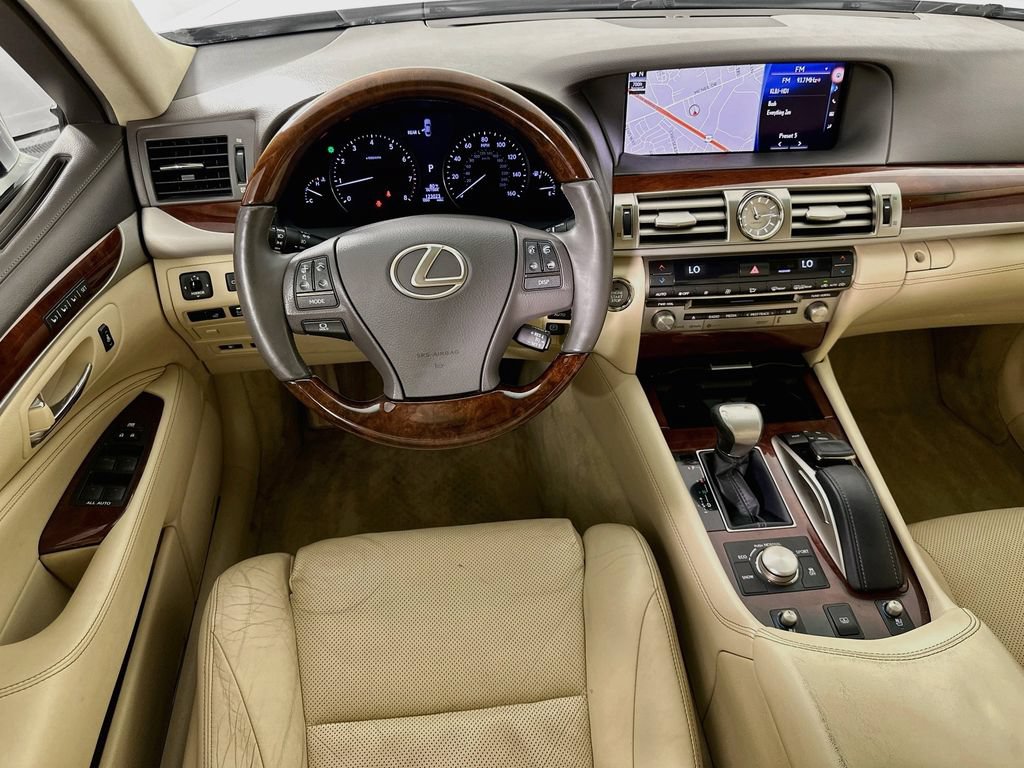Used 2016 Lexus LS 460 w/ Comfort Package RWD image 23