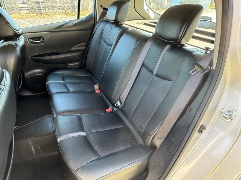 Used 2019 Nissan Leaf SL w/ SL Technology Package FWD image 9
