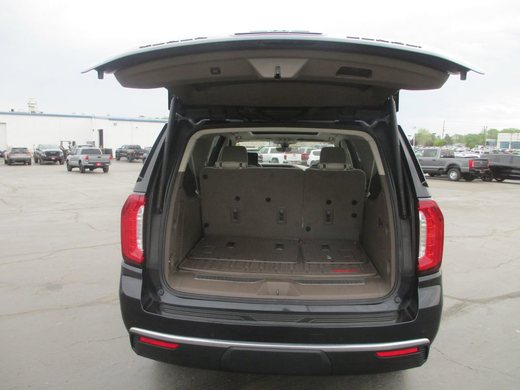 Used 2021 GMC Yukon XL Denali w/ Denali Ultimate Package image 8
