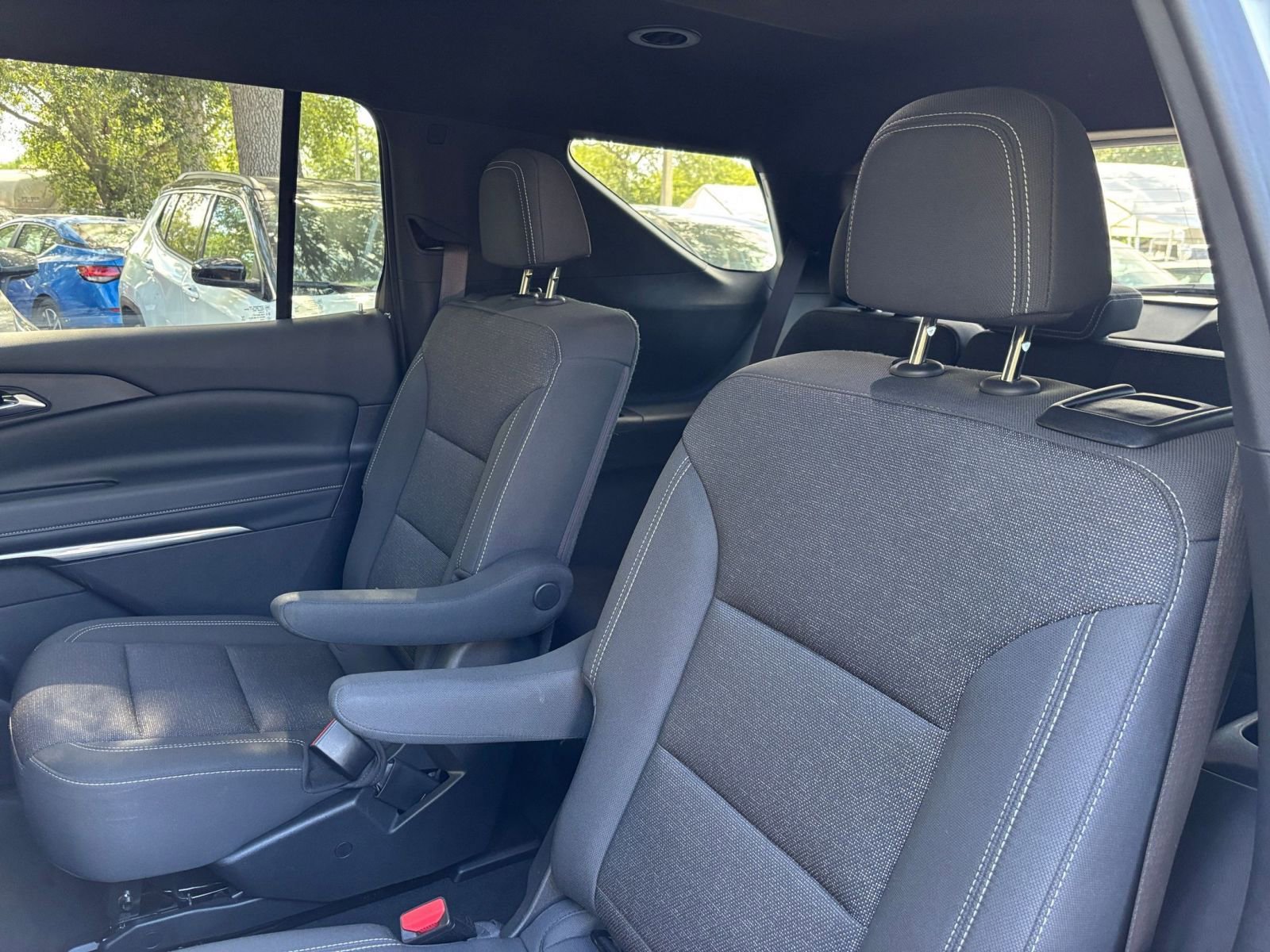 Used 2025 Chevrolet Traverse LT image 52
