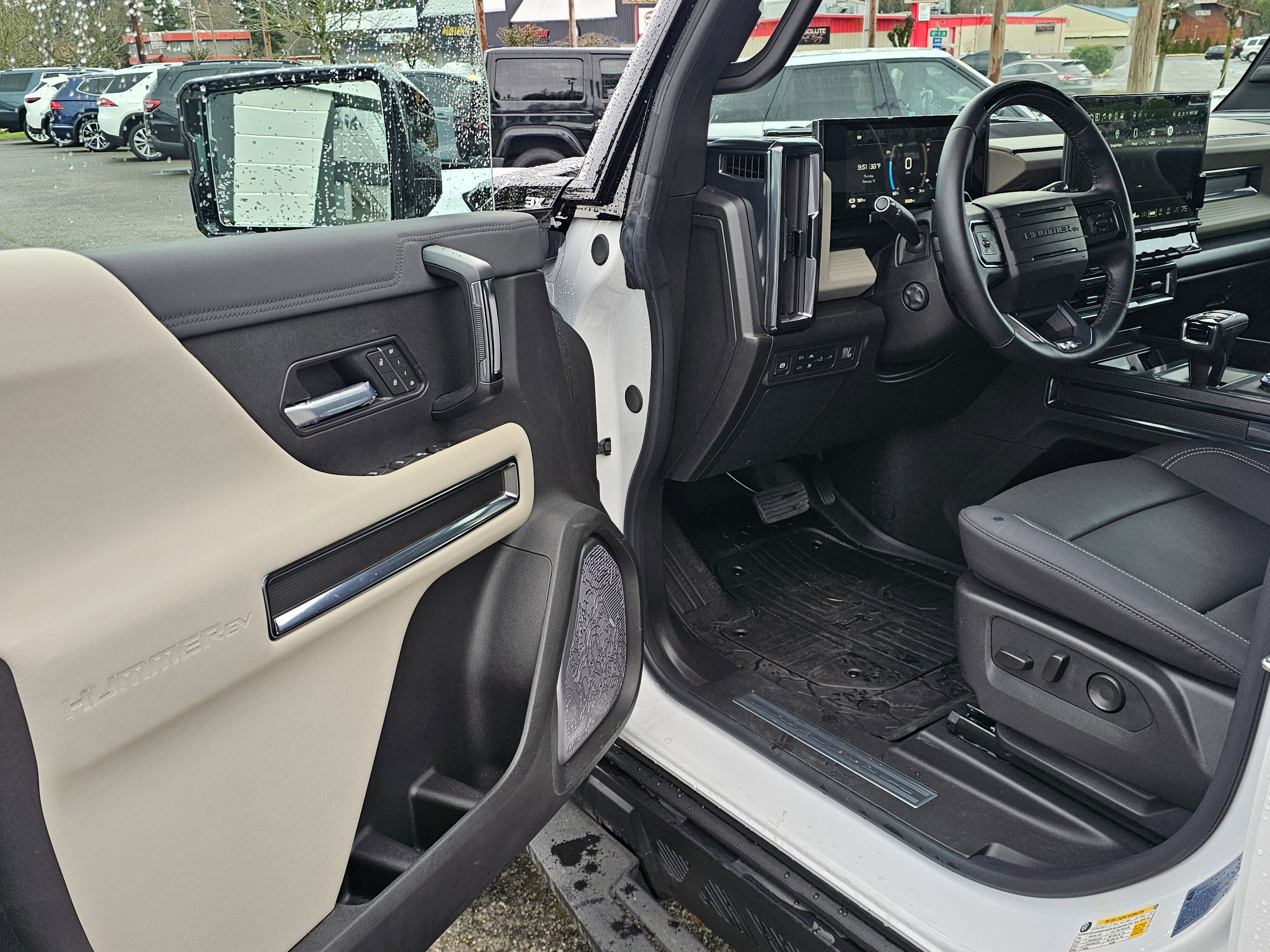 New 2026 GMC Hummer EV 4x4 Crew Cab w/ LPO, Dark Essentials Package image 18