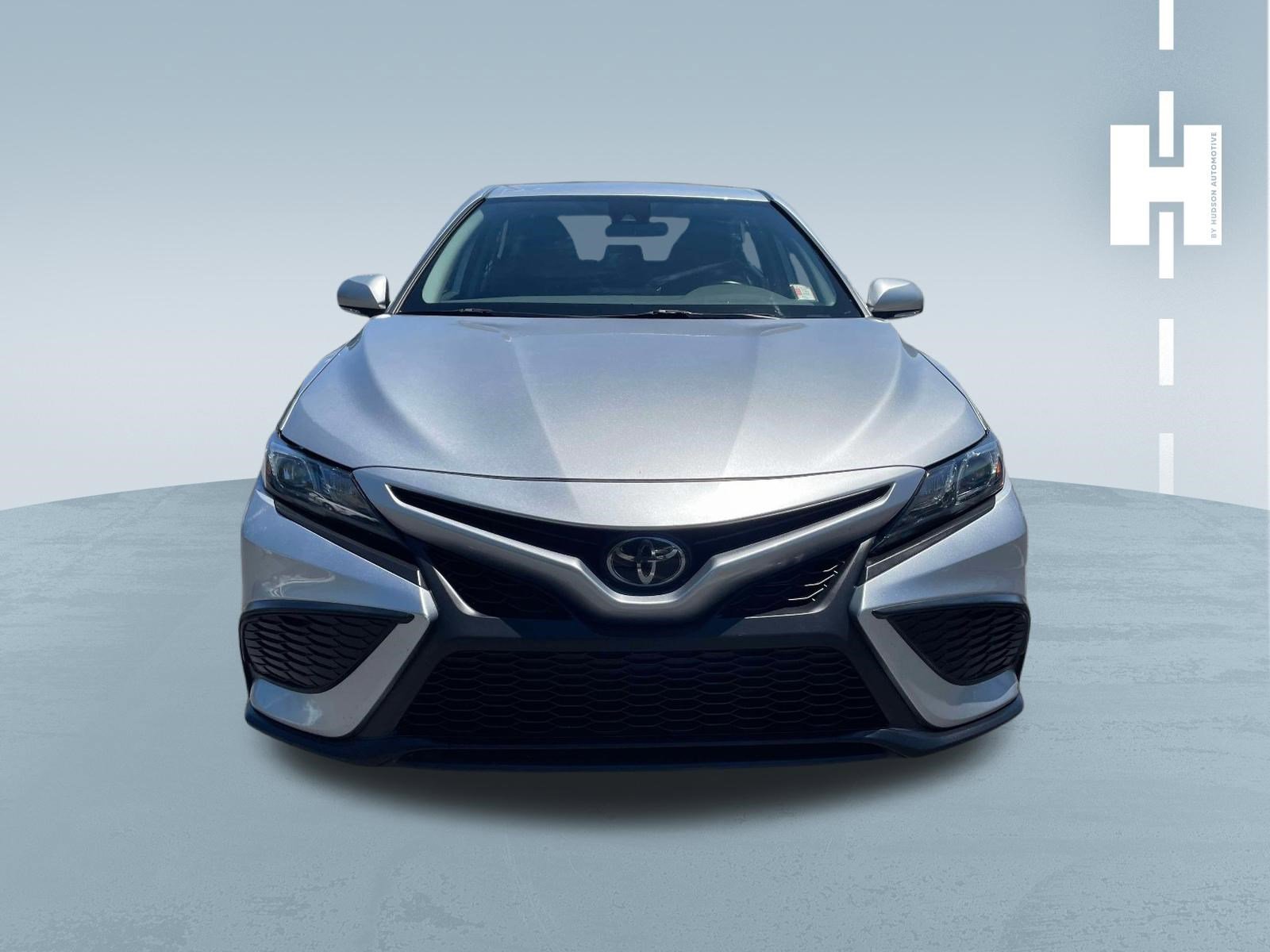 Used 2023 Toyota Camry SE FWD image 2