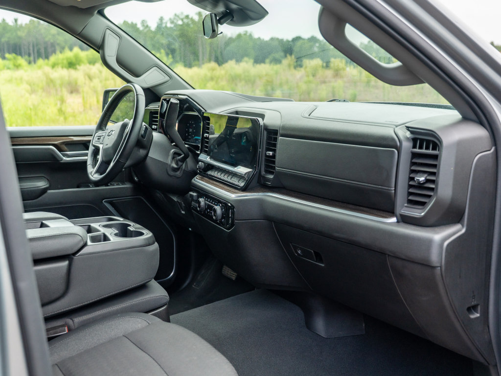 Used 2026 Chevrolet Silverado 1500 RST RWD image 17