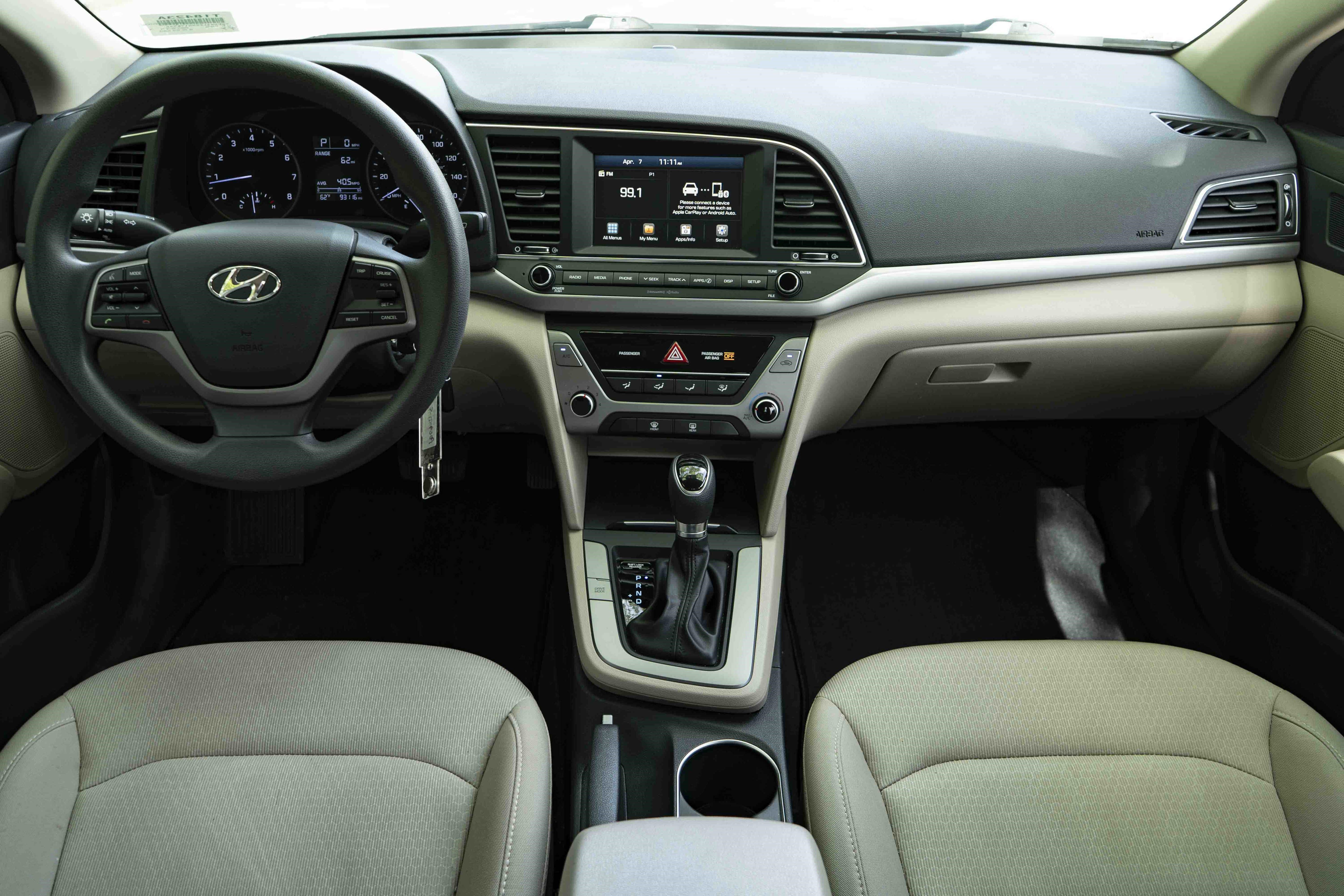 Used 2017 Hyundai Elantra SE image 24