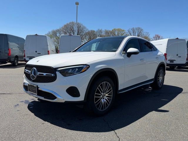 Used 2026 Mercedes-Benz GLC 300 4MATIC image 3