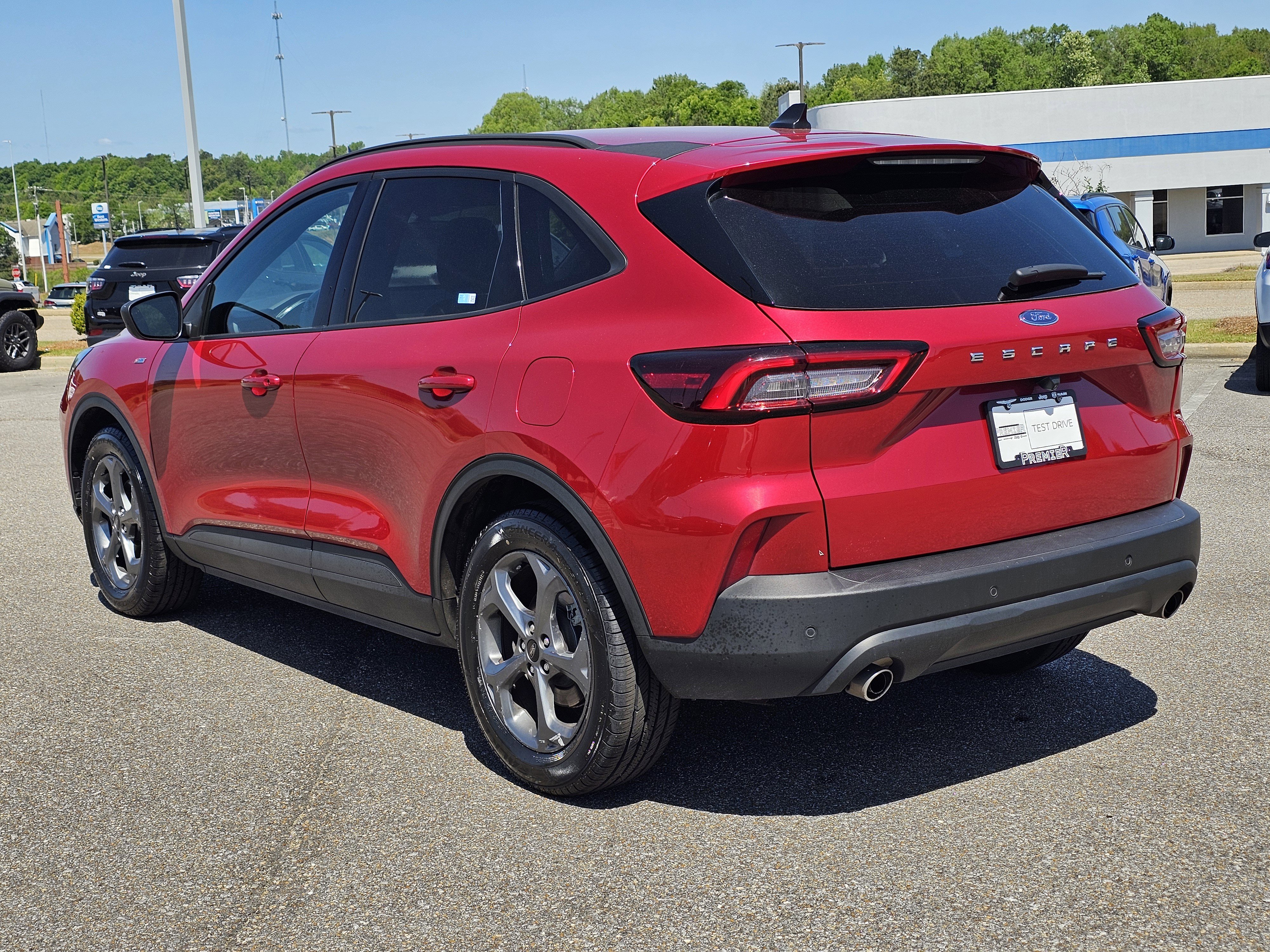 Used 2025 Ford Escape ST-Line w/ Tech Pack #1 FWD image 13