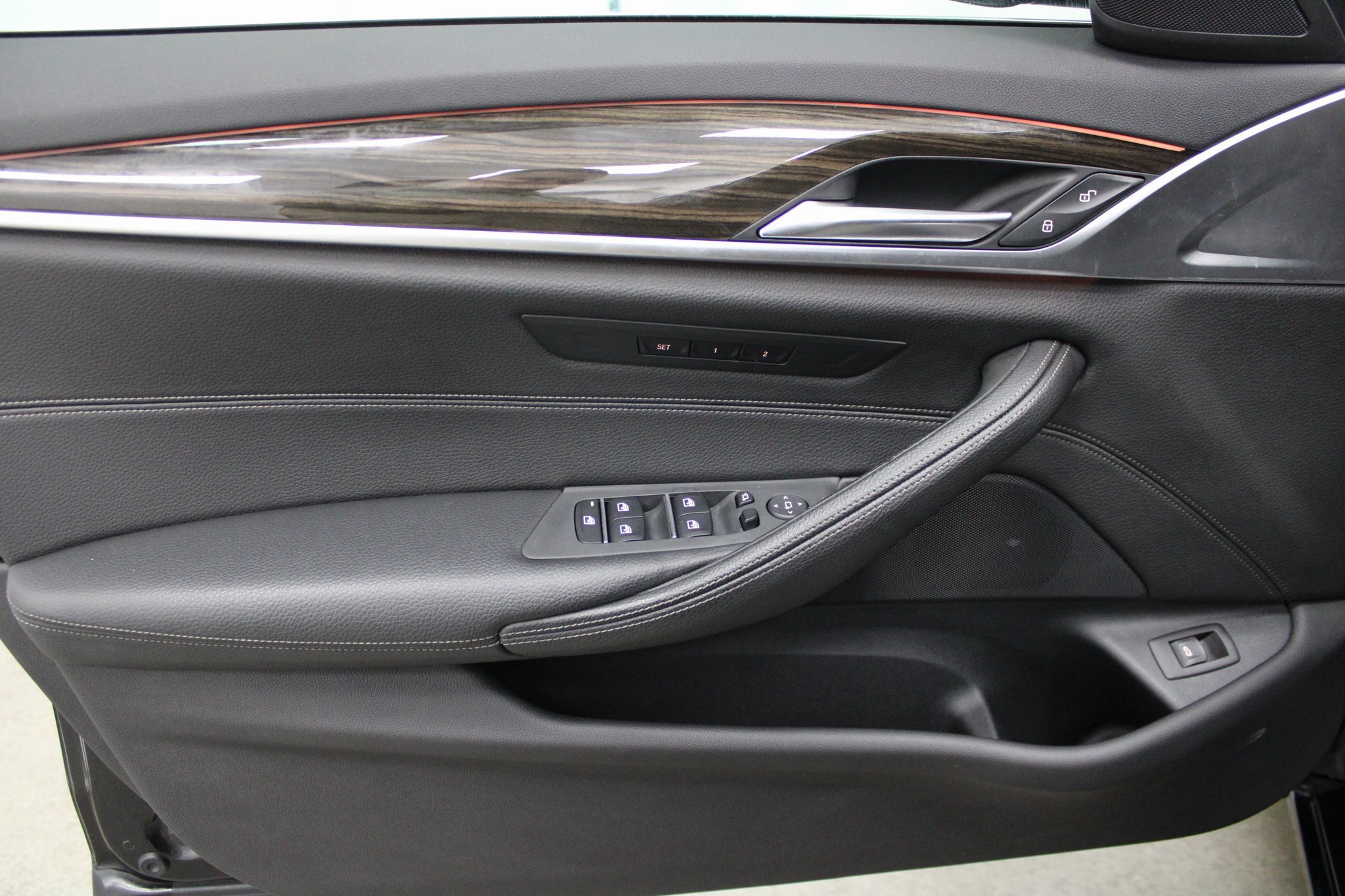 Used 2019 BMW 530i w/ Convenience Package image 13