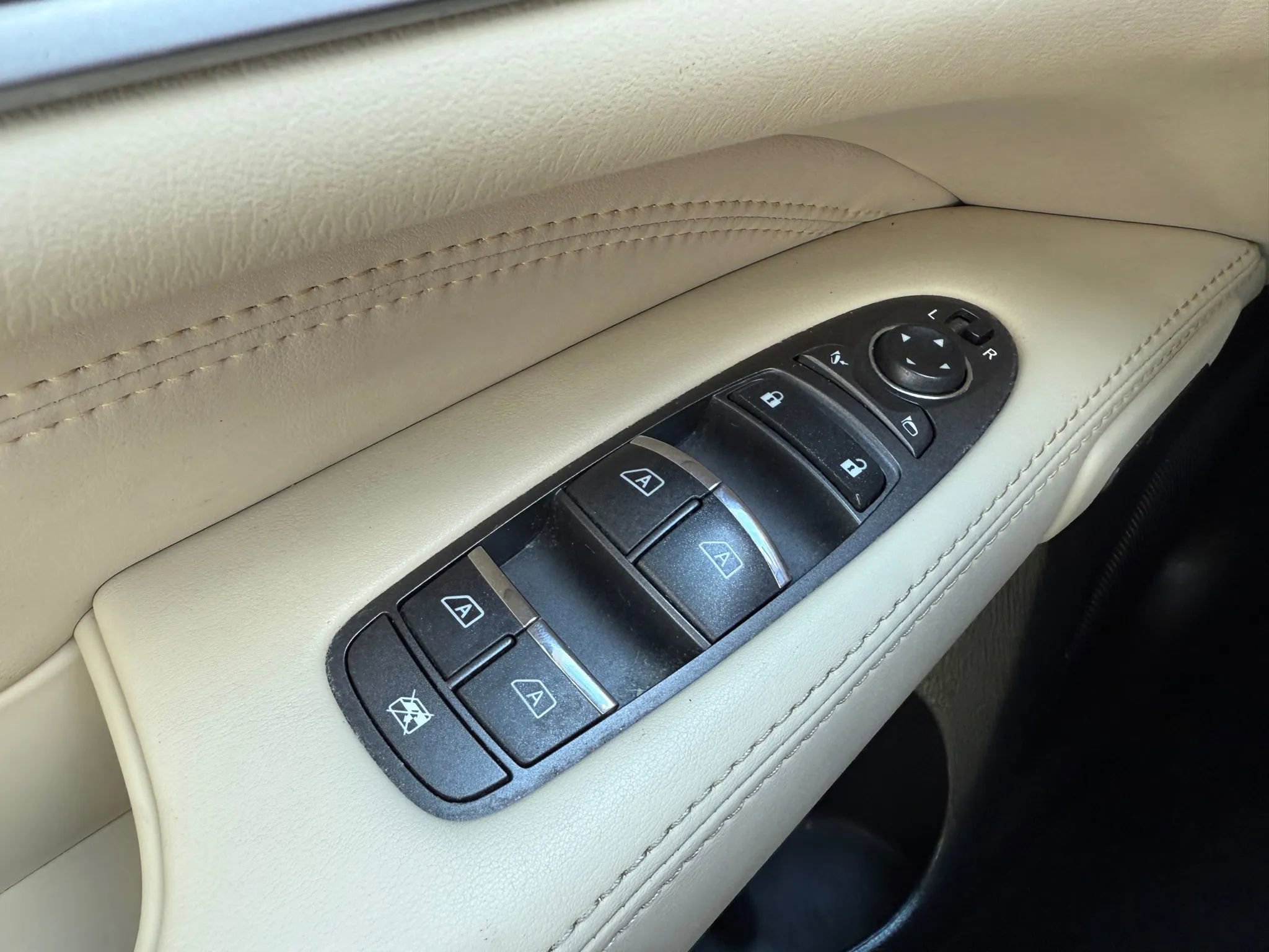 Used 2015 INFINITI QX60 AWD w/ Premium Plus Package image 31